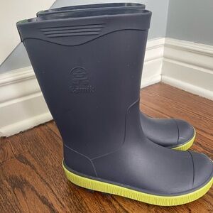 Kids Size 3 Rain boots